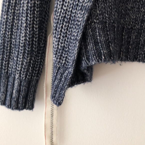 Sweater with great back design - Picture 4 of 5